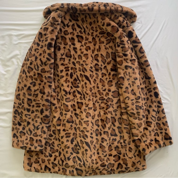 Leopard Teddy Coat - Picture 2 of 4